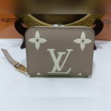 M69787   取材 Monogram Empreinte 牛皮，烘托 Mon
