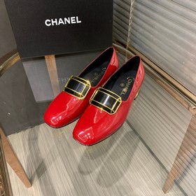 CHANEL小香新品樂福鞋 滿滿的複古風 秀氣的鞋型 看着就很讨喜 圓中帶點尖的