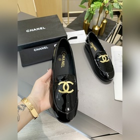 Chanel香奈兒 2023早春新款單鞋、面料混種羊皮.漆皮兩種，内裡羊皮裡，原