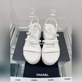 香奈兒23Ss小香新款Chanel 菱格水台厚底細帶涼鞋這款上腳有種怡然自得