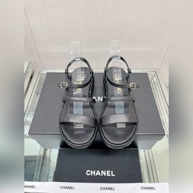 香奈兒23Ss小香新款Chanel 菱格水台粗跟細帶涼鞋這款上腳有種怡然自得的