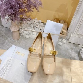 漆皮款。Dior～迪奧系列單品海報模特定制款，走秀款瑪麗珍娃娃鞋，此單品猶如藝術