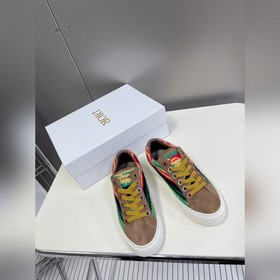 Dior迪奧早春新款運動闆鞋超多網紅明星種草漂亮好穿的 輕便舒适  鞋面刺繡