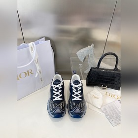 代購級 頂級版本 Dior D家最新款運動休閑鞋 2023春夏發布秀的标志性款式