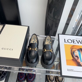 内裡帶鋼印代購級别Gucci 原版刺繡蜜蜂為玫瑰金，絕非市場的黃金色寶寶們注意區