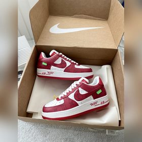 LV  NIKE聯名情侶款運動鞋LV X NIKE聯名款鞋子，皮料采用不同顔色
