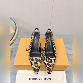 頂級版本LV2023 早春新款鍊條高跟鞋本款 Sparkle 露跟高跟鞋以柔軟