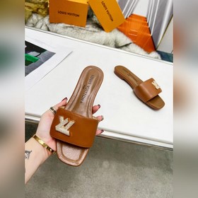 平底路易威登（LV） 專櫃同步發售新款拖鞋 此款采用純手工制作 面料進口原版牛