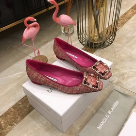 Manolo Blahnik年早春新款！平底、9.5cm兩個跟高，碼數34-40