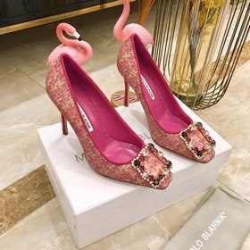 Manolo Blahnik23年早春新款！平底、9.5cm兩個跟高，碼數34-