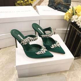 MANOLO BLAHNIK 9cm高跟款LURUM”施華洛世奇水晶絲綢緞面穆勒