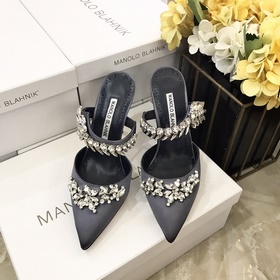 MANOLO BLAHNIK 9cm高跟款LURUM”施華洛世奇水晶絲綢緞面穆勒