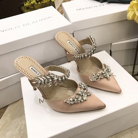 MANOLO BLAHNIK 9cm高跟款LURUM”施華洛世奇水晶絲綢緞面穆勒