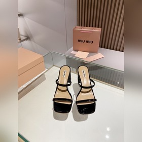 頂級品質 Miu Miu2023新款一字帶高跟涼拖 ，淑女時尚大方 穿上它你