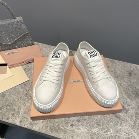 Miumiu 2023春夏新品帆布鞋鞋面：牛仔布墊腳：羊皮碼數：35-40