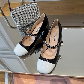 MiuMiu 新一季漆皮6.5cm瑪麗珍高跟鞋｜頂級代購級别品質「銀色」材