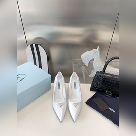 代購級PRADA  2023普拉達春季 最新款且超級爆系列爆品，原版新開模圓釘鞋