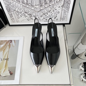 Prada. 後飾帶尖頭高跟鞋材質與工藝：原版開邊珠+定制金屬尖頭原版羊皮