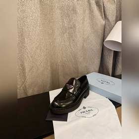 Prada .普拉達官網最新款樂福 原版一比一高品質，支持原版對比，衆多網紅上腳