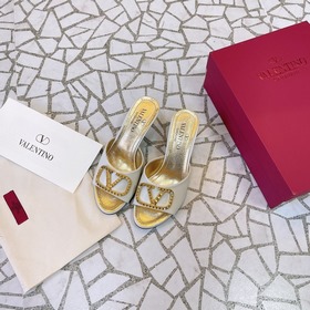 Valentino.華倫天奴VLogo系列鞋專櫃最新水鑽扣系列 最高版本 細節完
