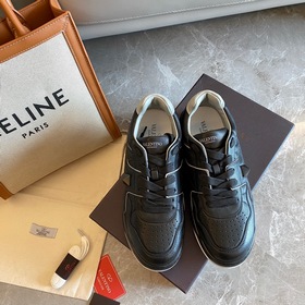 VALENTIN* 華倫天奴官網新品onestud小牛皮運動鞋      半啞