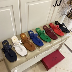 VALENTINO華倫天奴新款夾拖，牛皮面，羊皮裡，35-42碼(43，44，