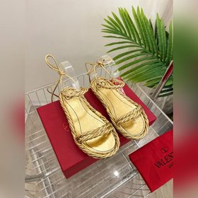 華倫天奴 |  V家2023春夏新品 專櫃主打走秀海報款最新手工編織涼鞋系列