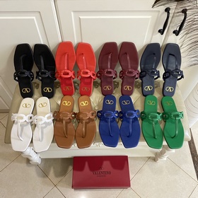 VALENTINO華倫天奴新款夾拖，牛皮面，羊皮裡，35-42碼(43，44，4