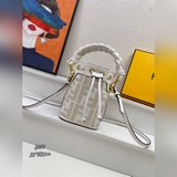 FendiMon Tresor小號水桶包，帆布材質，飾有同色系FF浮凸圖案刺繡，