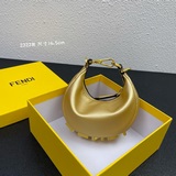 （鍊條30￥）迷你尺寸Nano Fendigra hy新包，采用爆裂皮紋牛皮，拉