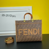 托特包現貨！fendi x skims 聯名膠囊系列限量款采用标志性雙f老花 v