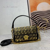 鍊條30Fendi 芬迪&範思哲 2023聯名款 迷你重工滿F法棍包 米蘭時裝