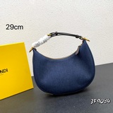 30【配盒】MM官網fendi最新牛仔布月牙I ra hy FENDI腋下包，
