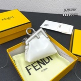 【配盒】迷你漆皮全新夾子口紅包FEND1 First來了！！設計師Kim J