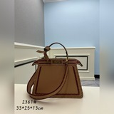 FENDI  eekaboo ISeeU 撞色縫線小貓包标志性 eekabo