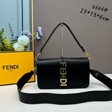 配盒子，原版fendi 最新baguette法棍包，蓋頭搭配fendi字母五