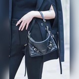 2023新款 Givenchy紀梵希 *Voyou腋下包小號新推出的最新款手袋