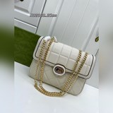 鍊條包新品  【配禮品盒】guccl明星同款牛皮材質，可以斜跨或單肩尺寸2