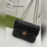 鍊條包新品  【配禮品盒】guccl明星同款牛皮材質，可以斜跨或單肩尺寸2