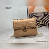 新品  gucci家新款斜挎包 原版牛皮打造包身縫紉工藝走線  全新鍊條設計
