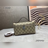配禮盒 g家最新款小盒子包 輕便又簡約 低調又好看 設計完全長在審美上 配
