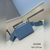 相機包新成員來咯 現貨現貨√今年流行的橫款版型 情侶款 緞面牛皮質感滿分搭配