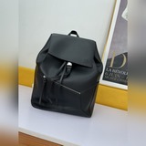新款 Loew* backpack 顔色： 型號K68材料： Soft