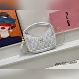 5BC125：MiuMiu新品迷你MiuWander手袋，采用進口小羊皮經典品牌