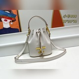 小號 TOD’S 托德斯 水桶包 進口小牛皮，小荔枝紋皮質細膩柔軟，配有手一條