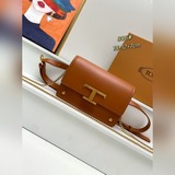 TOD’S Timeless 小號牛皮斜挎/腰包本款三用腰包以雅緻細膩的牛皮