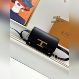 TOD’S Timeless 小號牛皮斜挎/腰包本款三用腰包以雅緻細膩的牛皮