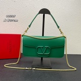 配盒子 彩扣全新valentino* Garavani #Loco 手袋，為你