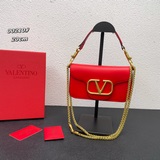配盒子Garavani MINI LOCò小牛皮手袋，金屬VLogo Sign
