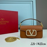 小號  VALENTINO MINI LOCò仿水晶裝飾手袋-VLogo Si